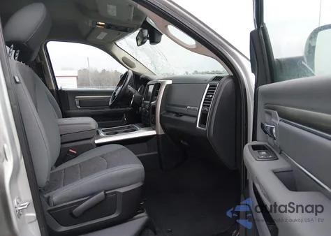 2016 Ram 1500 Big Horn z USA, uszkodzony, nr VIN 1C6RR7GT4GS285216